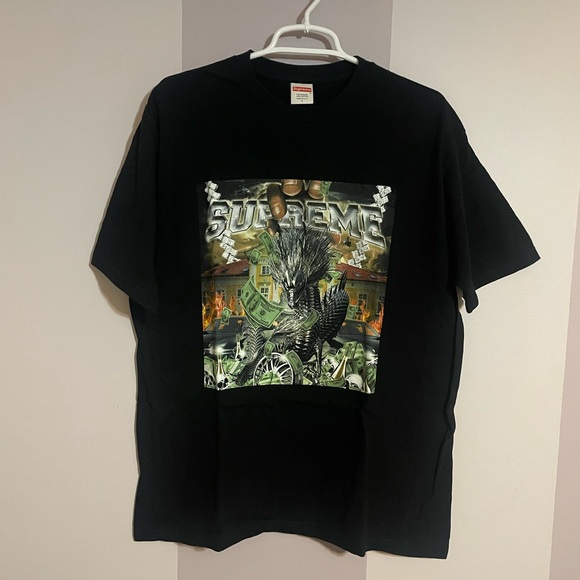 Authentic men’s supreme black dragon shirt sleeve t-shirt size L - Picture 1 of 6